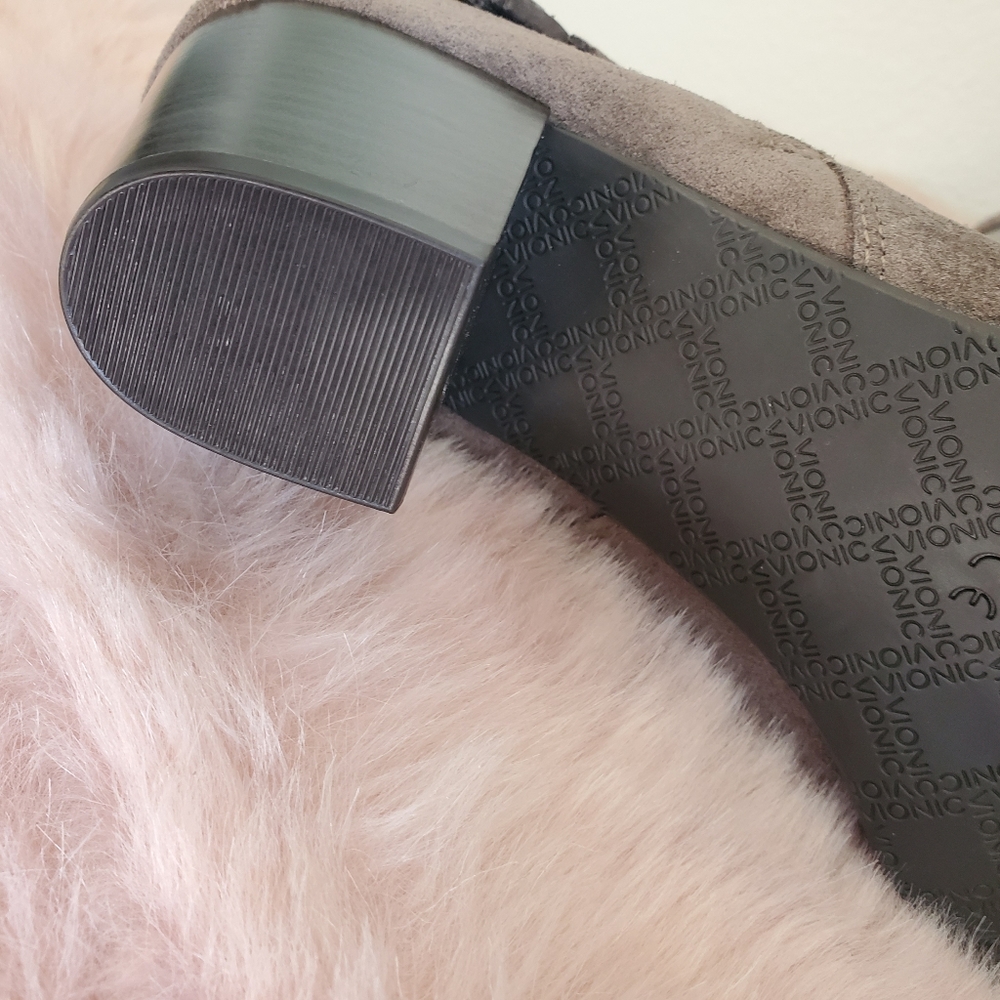 Vionic Ankle Boots for women size 12W. - Picture 5 of 13